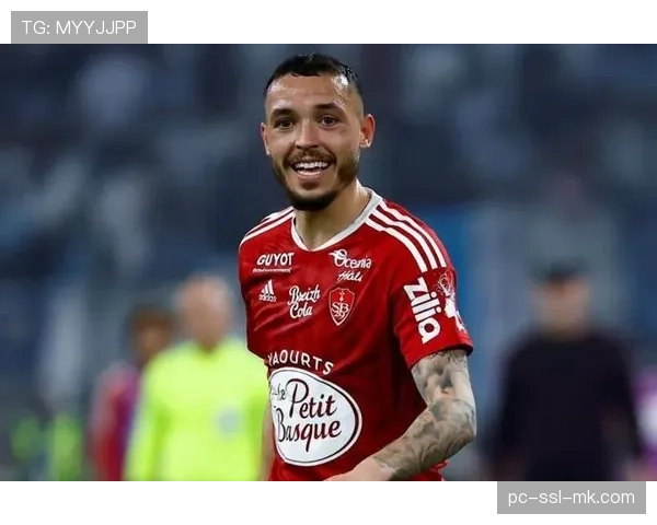 通讯：专访布雷斯特主帅埃里克·罗伊——黑马赛季背后的坚持与哲学